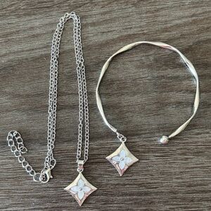 Trending Silver and White Clover in Star Pendant Necklace and Bracelet Set